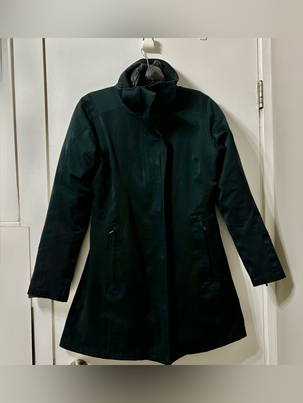 Patagonia Women's Black Trench/Puffed Coat